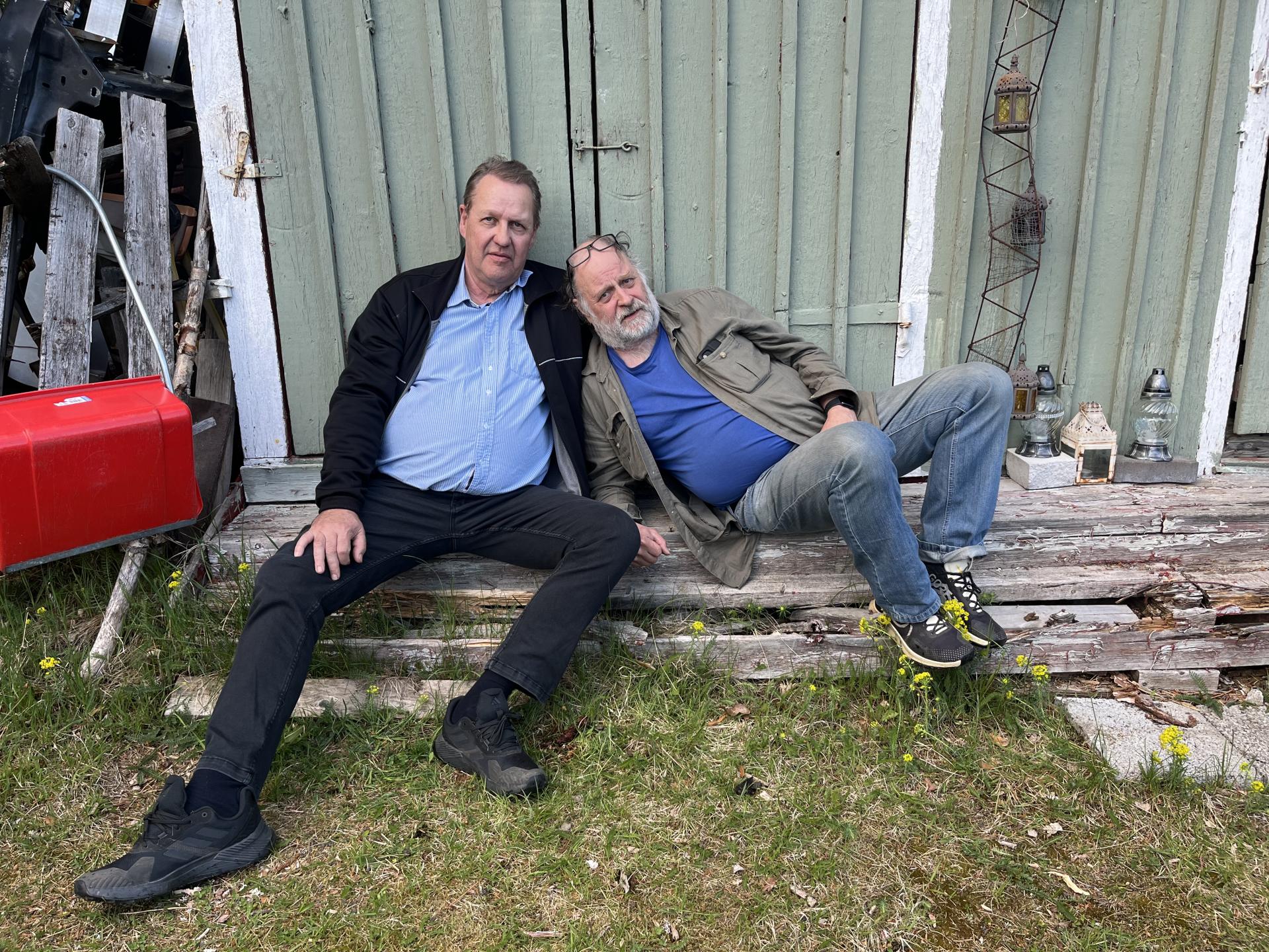 Perintö näyttelijät oikealta Jussi Rekonen ja Erkki Teittinen
